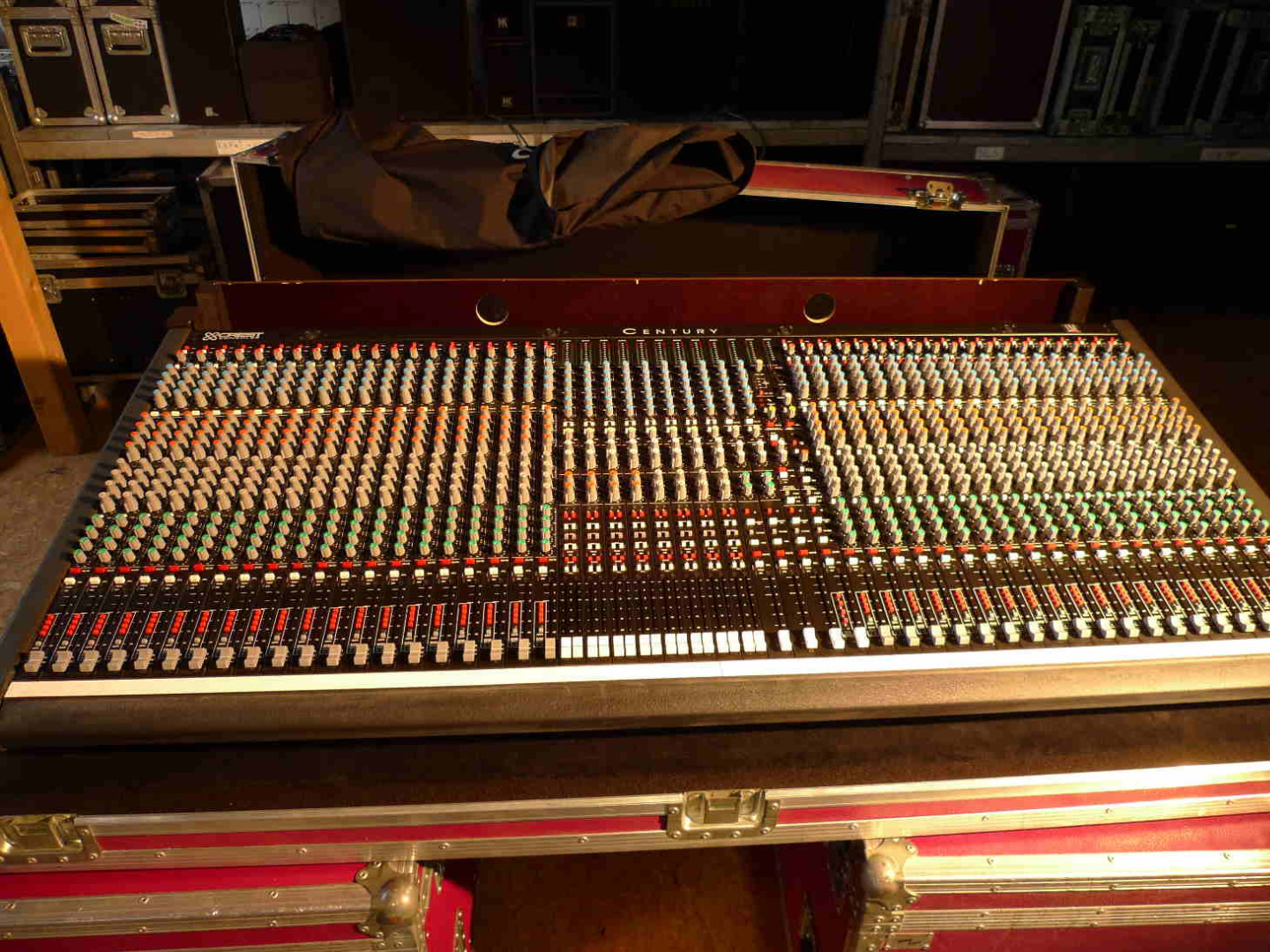 Crest Century 4012kanal 400 EUR GebrauchteVeranstaltungstechnik